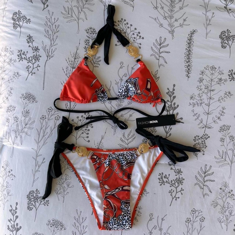 Fashion Nova - Multi colored bikini